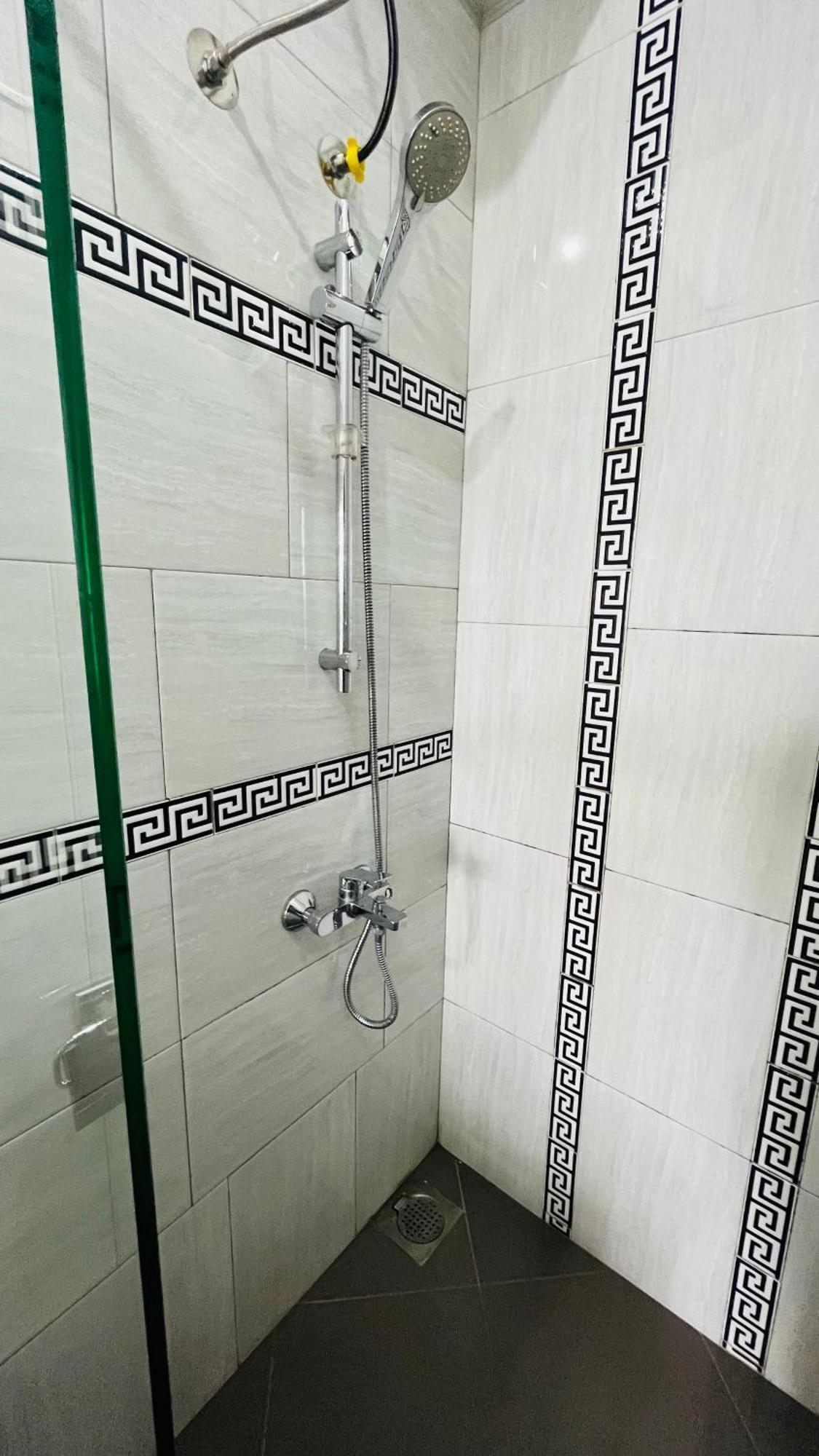 بيت ضيافة ثورينجز هوليداي بانجالو نوفارا إيلِيا المظهر الخارجي الصورة